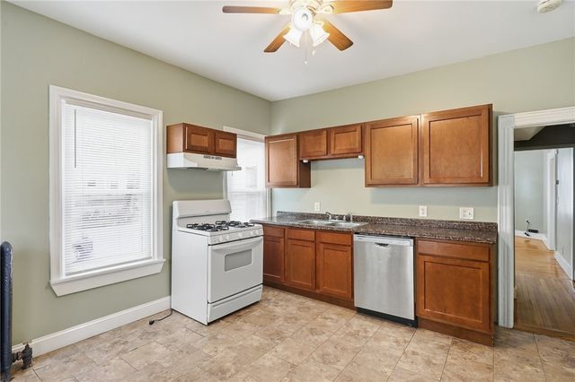 7 Broad Street, Warwick, RI 02888