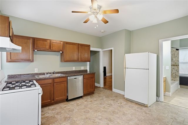 7 Broad Street, Warwick, RI 02888