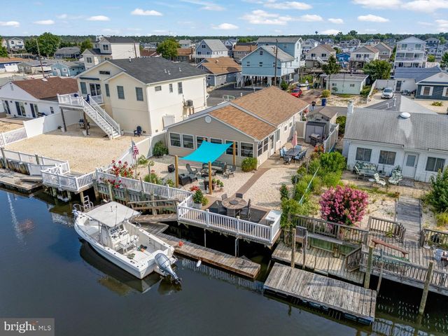 15 W MULLICA RD, Little Egg Harbor Twp, NJ 08087
