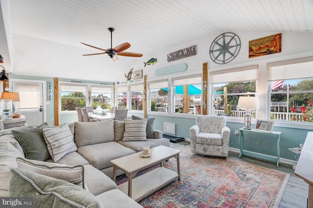 15 W MULLICA RD, Little Egg Harbor Twp, NJ 08087