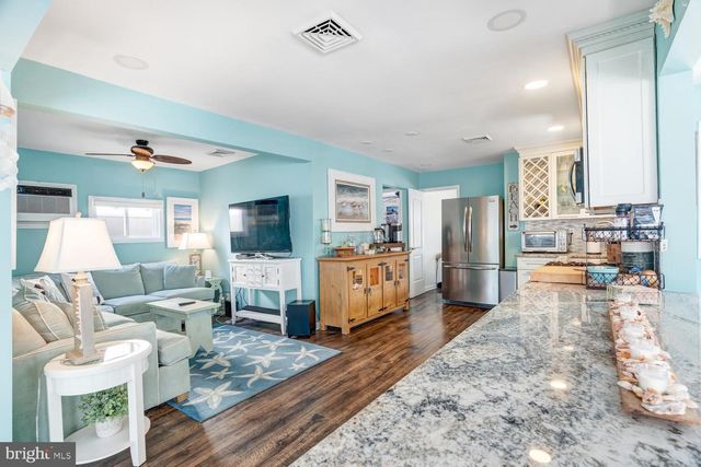 15 W MULLICA RD, Little Egg Harbor Twp, NJ 08087