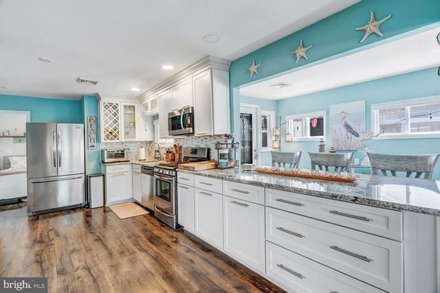 15 W MULLICA RD, Little Egg Harbor Twp, NJ 08087