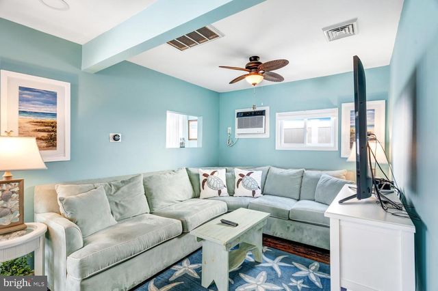 15 W MULLICA RD, Little Egg Harbor Twp, NJ 08087