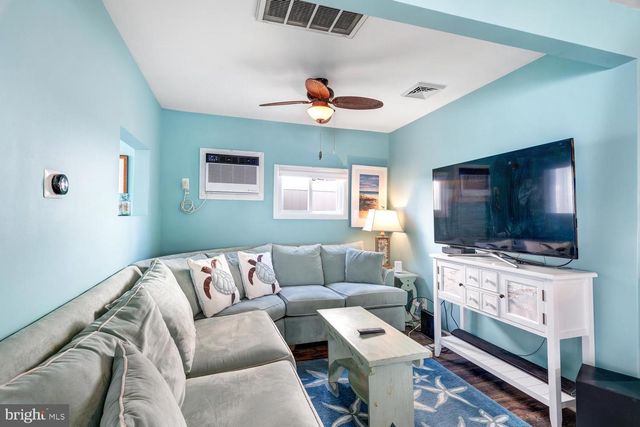 15 W MULLICA RD, Little Egg Harbor Twp, NJ 08087
