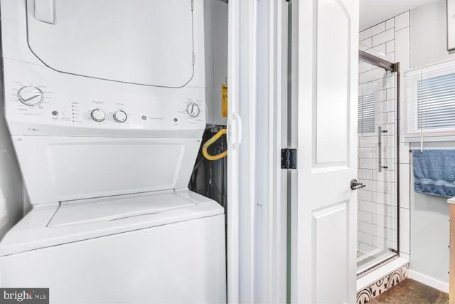 15 W MULLICA RD, Little Egg Harbor Twp, NJ 08087