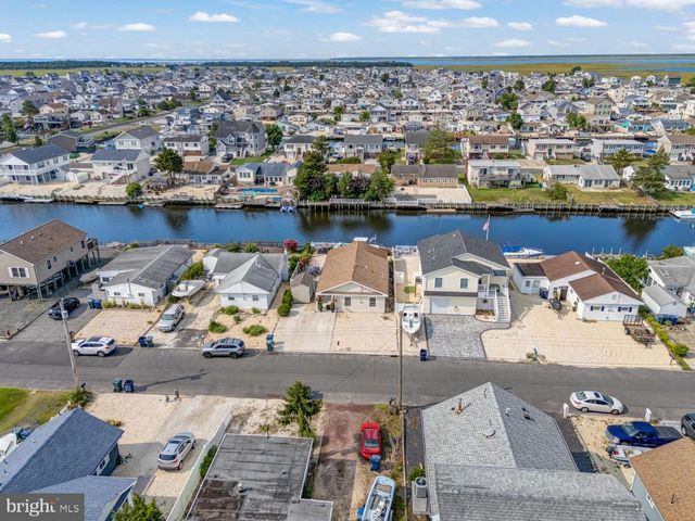 15 W MULLICA RD, Little Egg Harbor Twp, NJ 08087