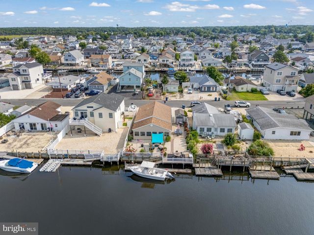 15 W MULLICA RD, Little Egg Harbor Twp, NJ 08087