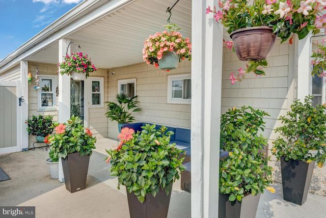 15 W MULLICA RD, Little Egg Harbor Twp, NJ 08087
