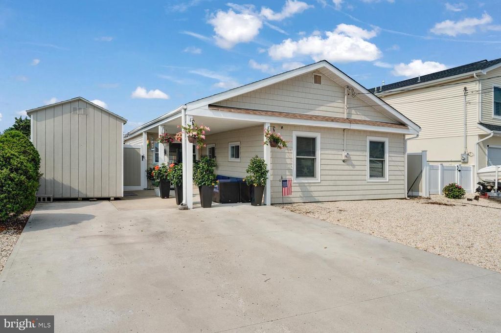 15 W MULLICA RD, Little Egg Harbor Twp, NJ 08087