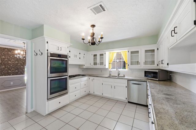 2015 Shady Branch Drive, Kingwood, TX 77339
