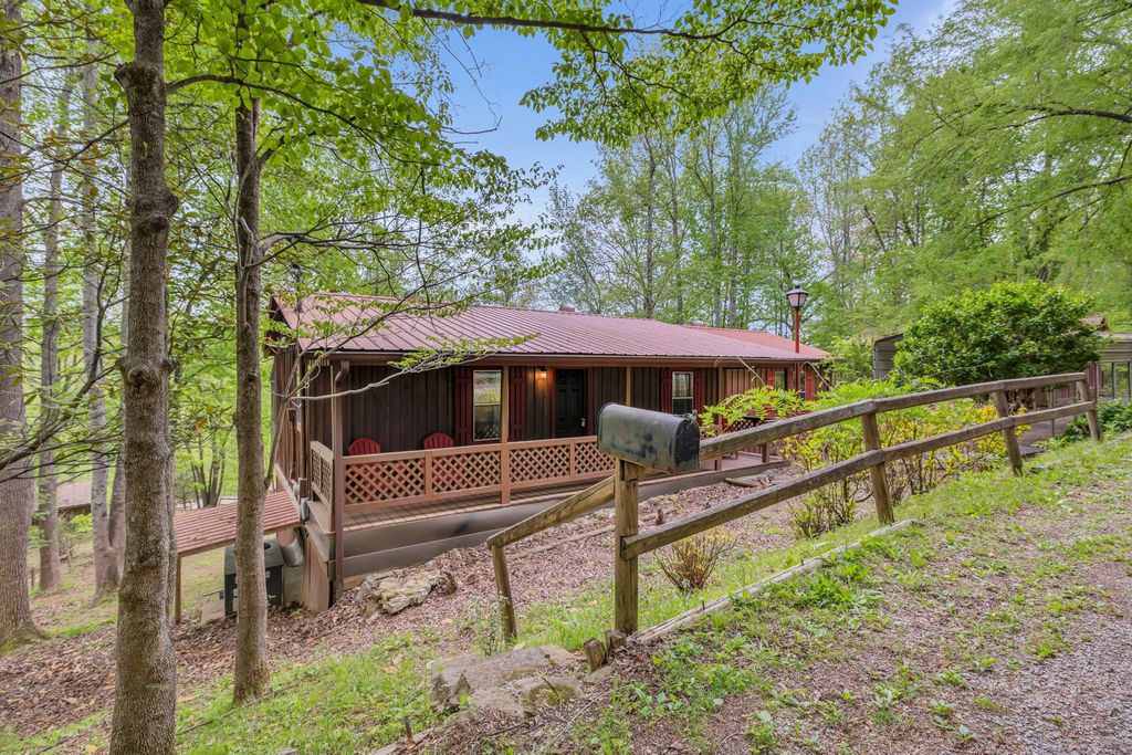 1890 Potts Camp Rd, Smithville, TN 37166