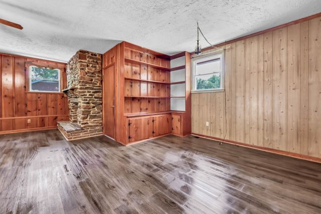 19 Charlemagne Blvd, Clarksville, TN 37042