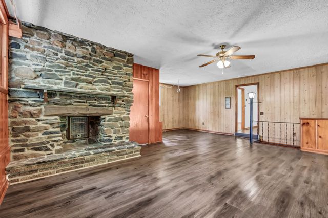 19 Charlemagne Blvd, Clarksville, TN 37042