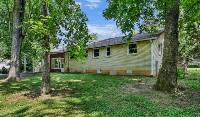 19 Charlemagne Blvd, Clarksville, TN 37042