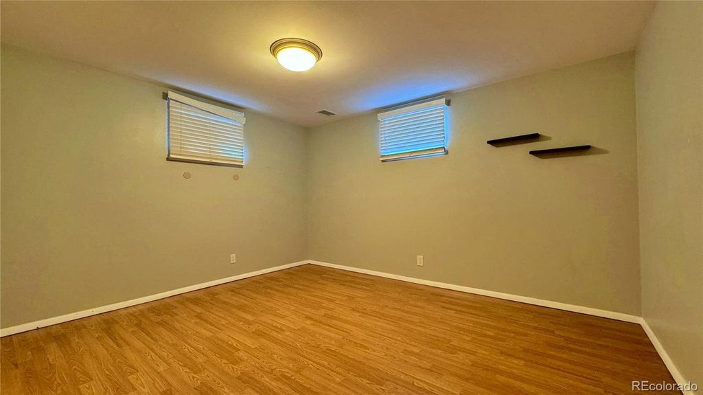 Image 14 of property listing at 6644 S Race Circle, Centennial, CO 80121