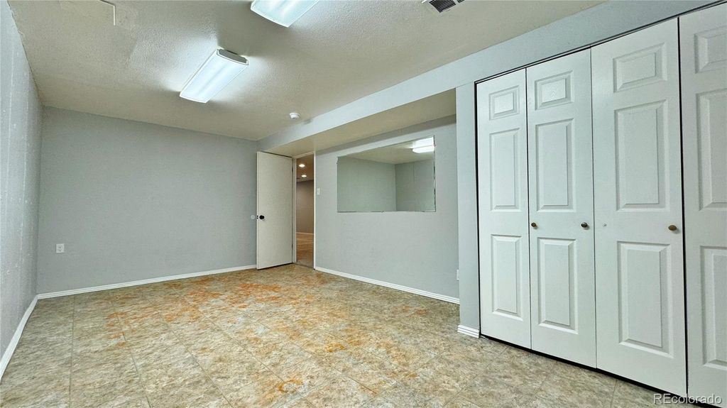 Image 15 of property listing at 6644 S Race Circle, Centennial, CO 80121