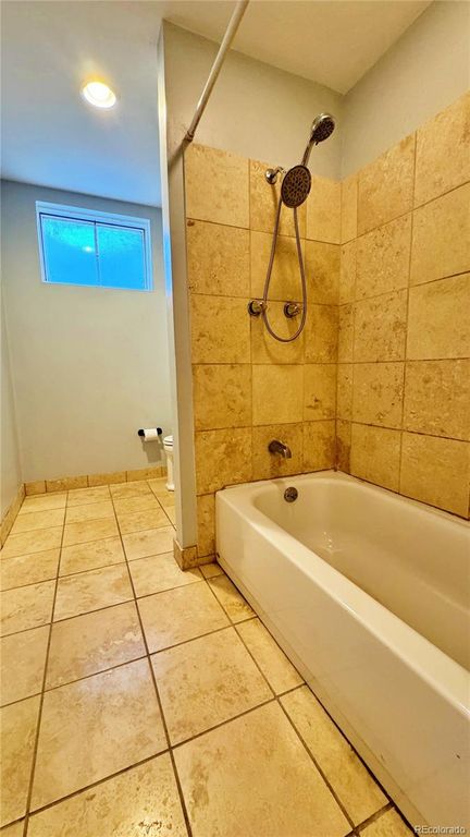 Image 18 of property listing at 6644 S Race Circle, Centennial, CO 80121