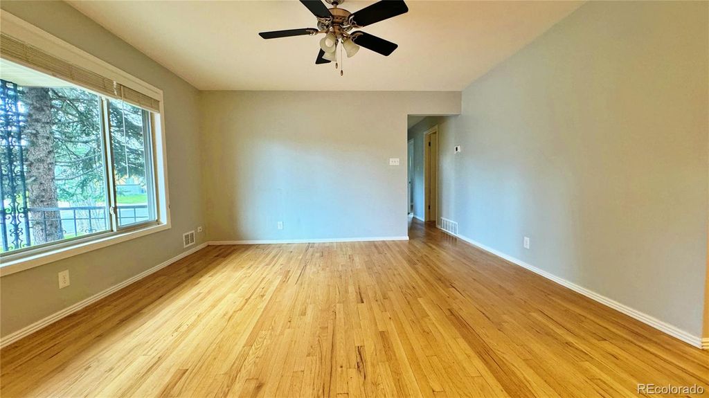 Image 3 of property listing at 6644 S Race Circle, Centennial, CO 80121