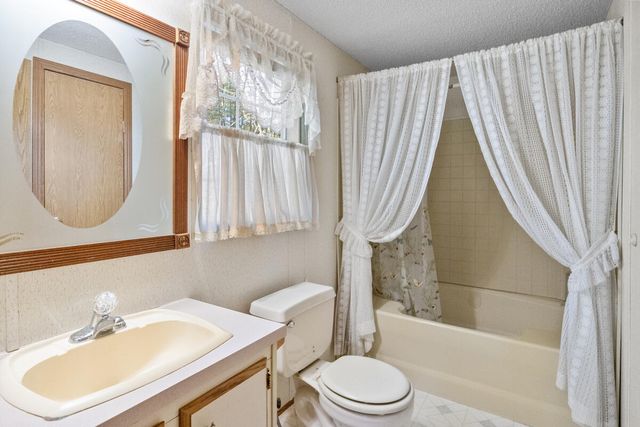 8943 E 36th Street, Newaygo, MI 49337