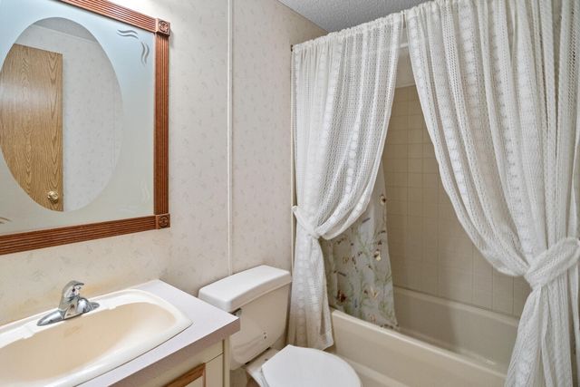 8943 E 36th Street, Newaygo, MI 49337