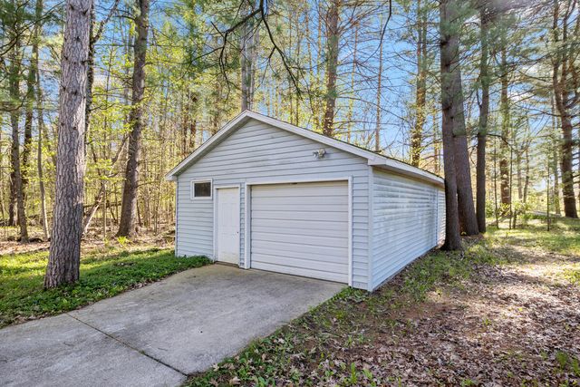 8943 E 36th Street, Newaygo, MI 49337
