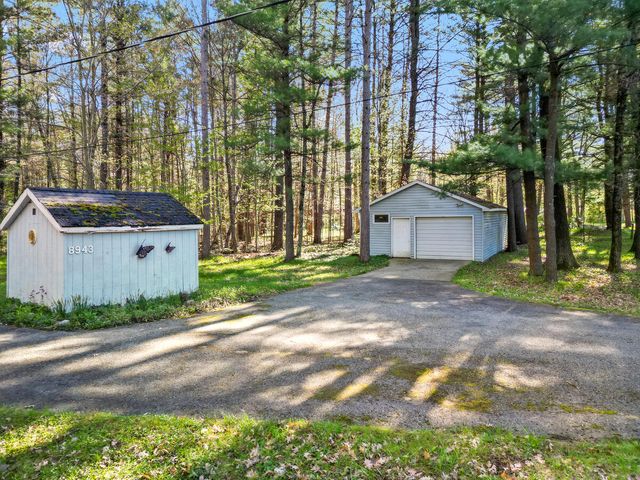 8943 E 36th Street, Newaygo, MI 49337