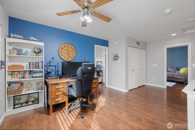 17619 Silver Creek Avenue E, Puyallup, WA 98375