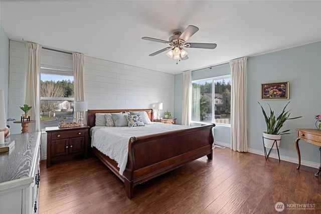 17619 Silver Creek Avenue E, Puyallup, WA 98375