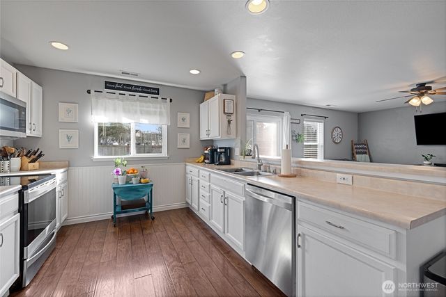 17619 Silver Creek Avenue E, Puyallup, WA 98375