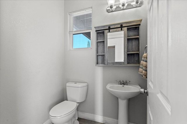 1314 Sutter Creek Ct, Patterson, CA 95363