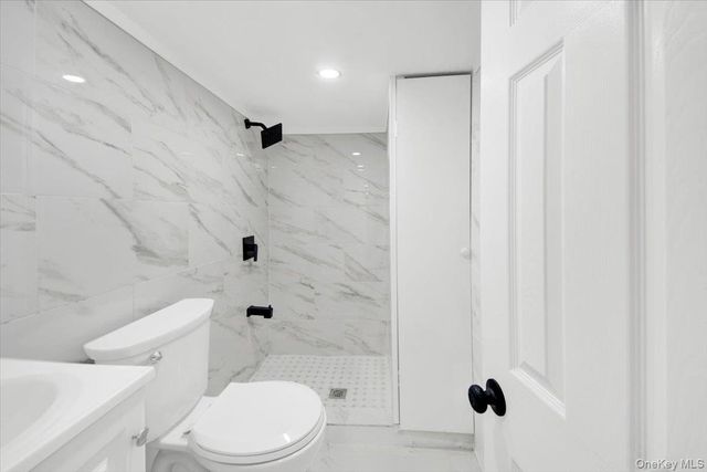 837 Penfield Street, Bronx, NY 10470