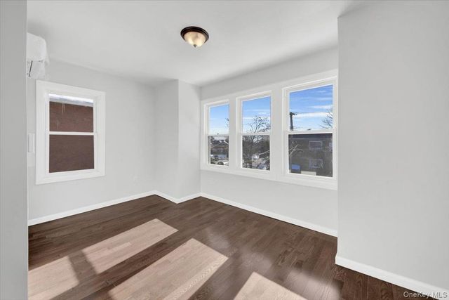 837 Penfield Street, Bronx, NY 10470