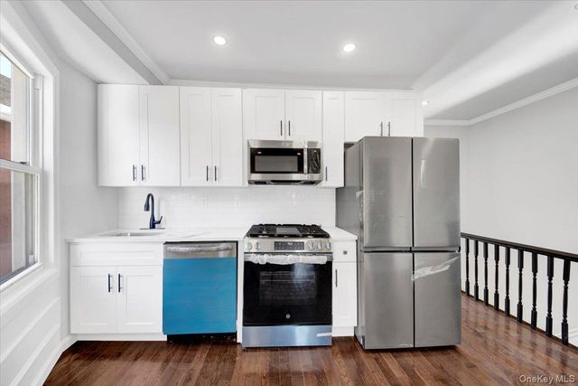 837 Penfield Street, Bronx, NY 10470