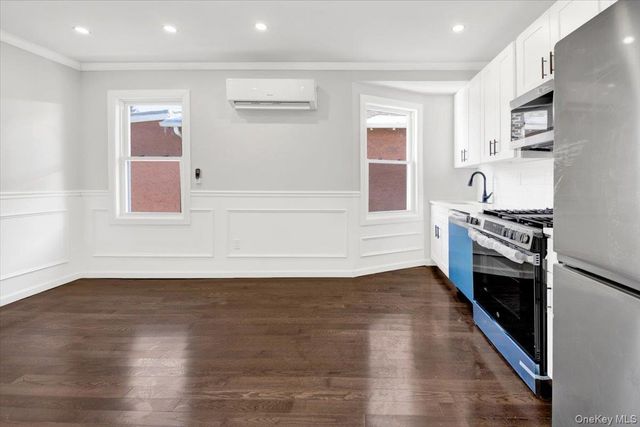 837 Penfield Street, Bronx, NY 10470