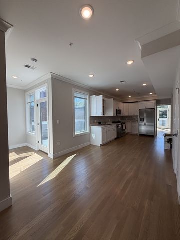 104-106 Warren, Boston, MA 02134