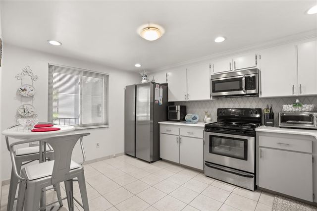 11 ESCONDIDO CIRCLE 108, Altamonte Springs, FL 32701