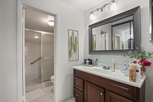 11 ESCONDIDO CIRCLE 108, Altamonte Springs, FL 32701