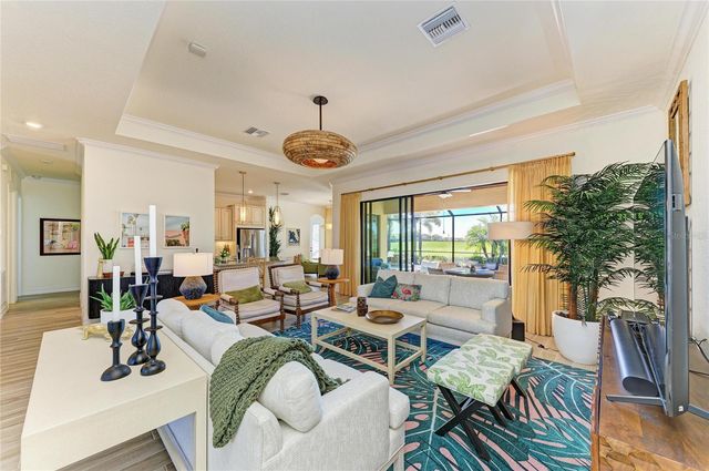 5572 MULLIGAN WAY, Lakewood Ranch, FL 34211