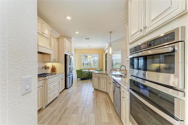 5572 MULLIGAN WAY, Lakewood Ranch, FL 34211