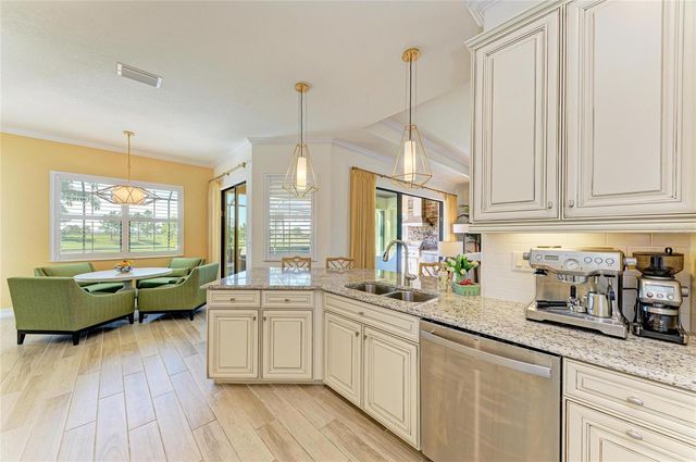 5572 MULLIGAN WAY, Lakewood Ranch, FL 34211