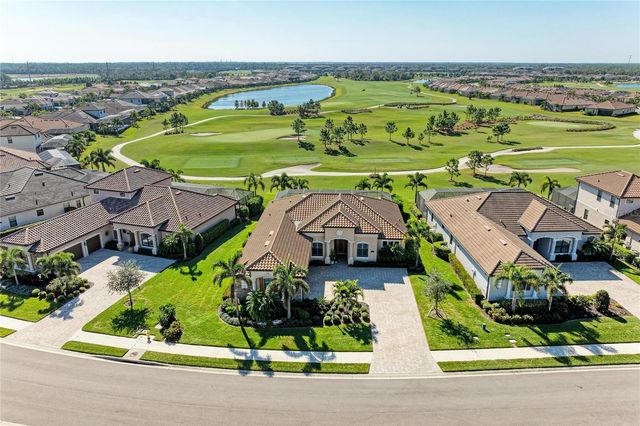 5572 MULLIGAN WAY, Lakewood Ranch, FL 34211