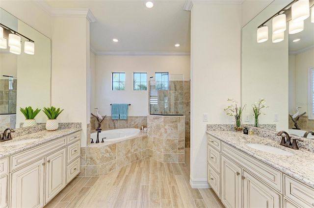 5572 MULLIGAN WAY, Lakewood Ranch, FL 34211