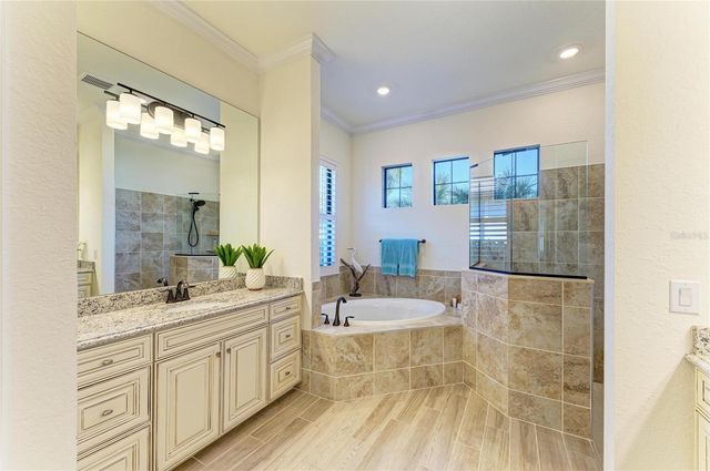 5572 MULLIGAN WAY, Lakewood Ranch, FL 34211