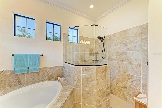 5572 MULLIGAN WAY, Lakewood Ranch, FL 34211