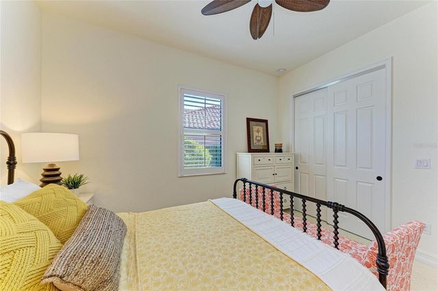 5572 MULLIGAN WAY, Lakewood Ranch, FL 34211