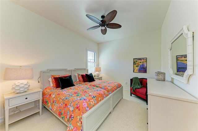 5572 MULLIGAN WAY, Lakewood Ranch, FL 34211