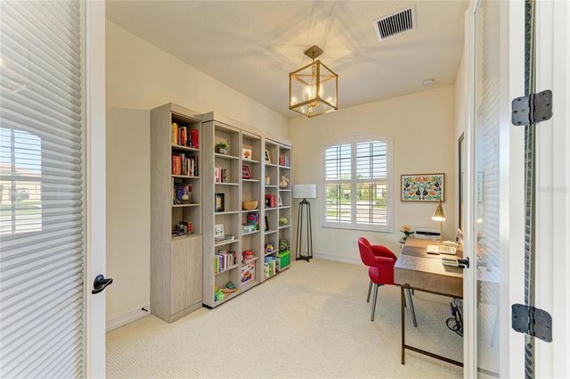 5572 MULLIGAN WAY, Lakewood Ranch, FL 34211