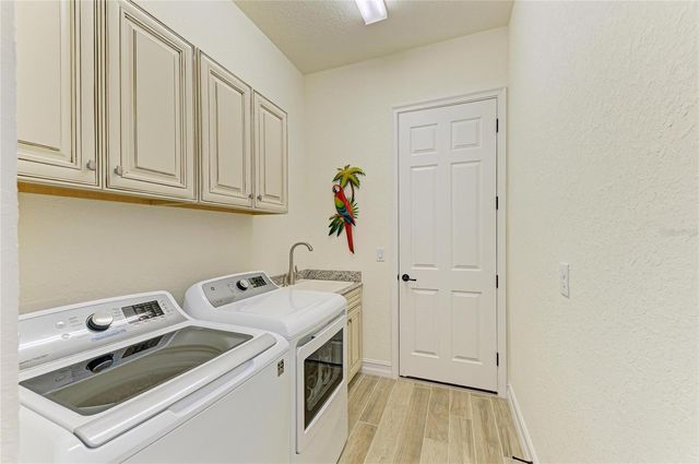 5572 MULLIGAN WAY, Lakewood Ranch, FL 34211