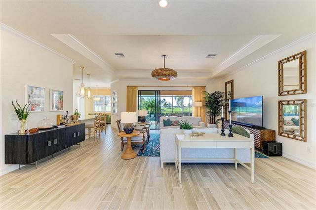 5572 MULLIGAN WAY, Lakewood Ranch, FL 34211