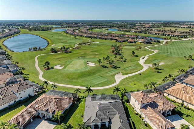 5572 MULLIGAN WAY, Lakewood Ranch, FL 34211